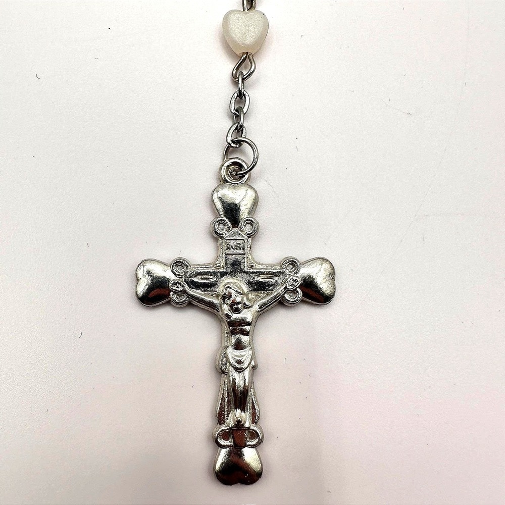 Vintage Y2K Heart Bead Catholic Rosary Necklace Silver Tone Crucifix Jewelry 80s